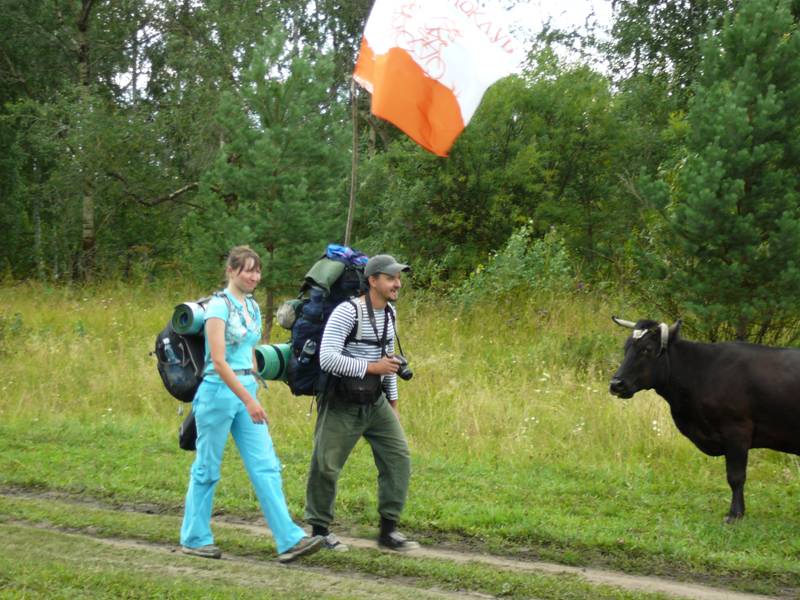 На марше.